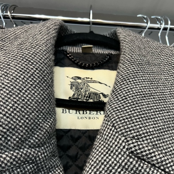 Men’s Size 52 Burberry Wool Jacket! 100% authentic - Picture 3 of 16